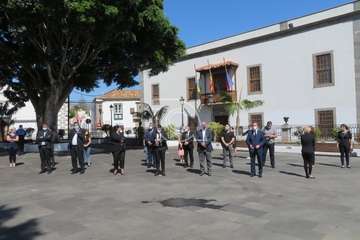 Telde guarda un emotivo minuto de silencio por las víctimas del Covid-19 (Foto TA)